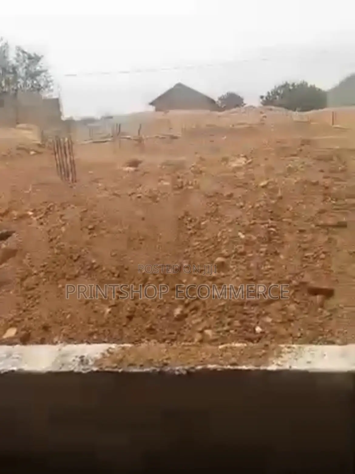 Land With Substructure