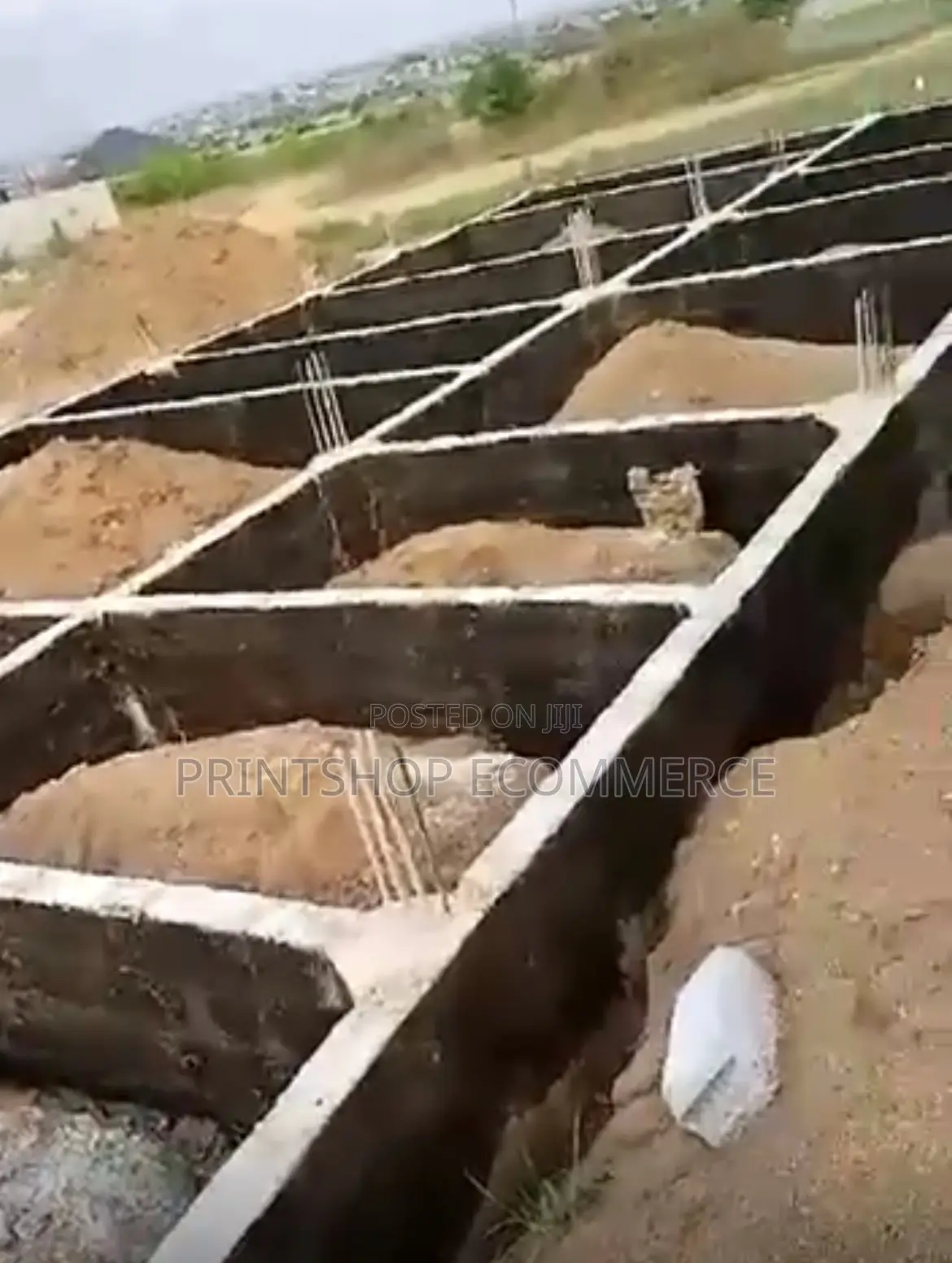 Land With Substructure