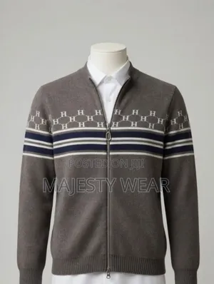 Long -Sleeved Sweatshirt