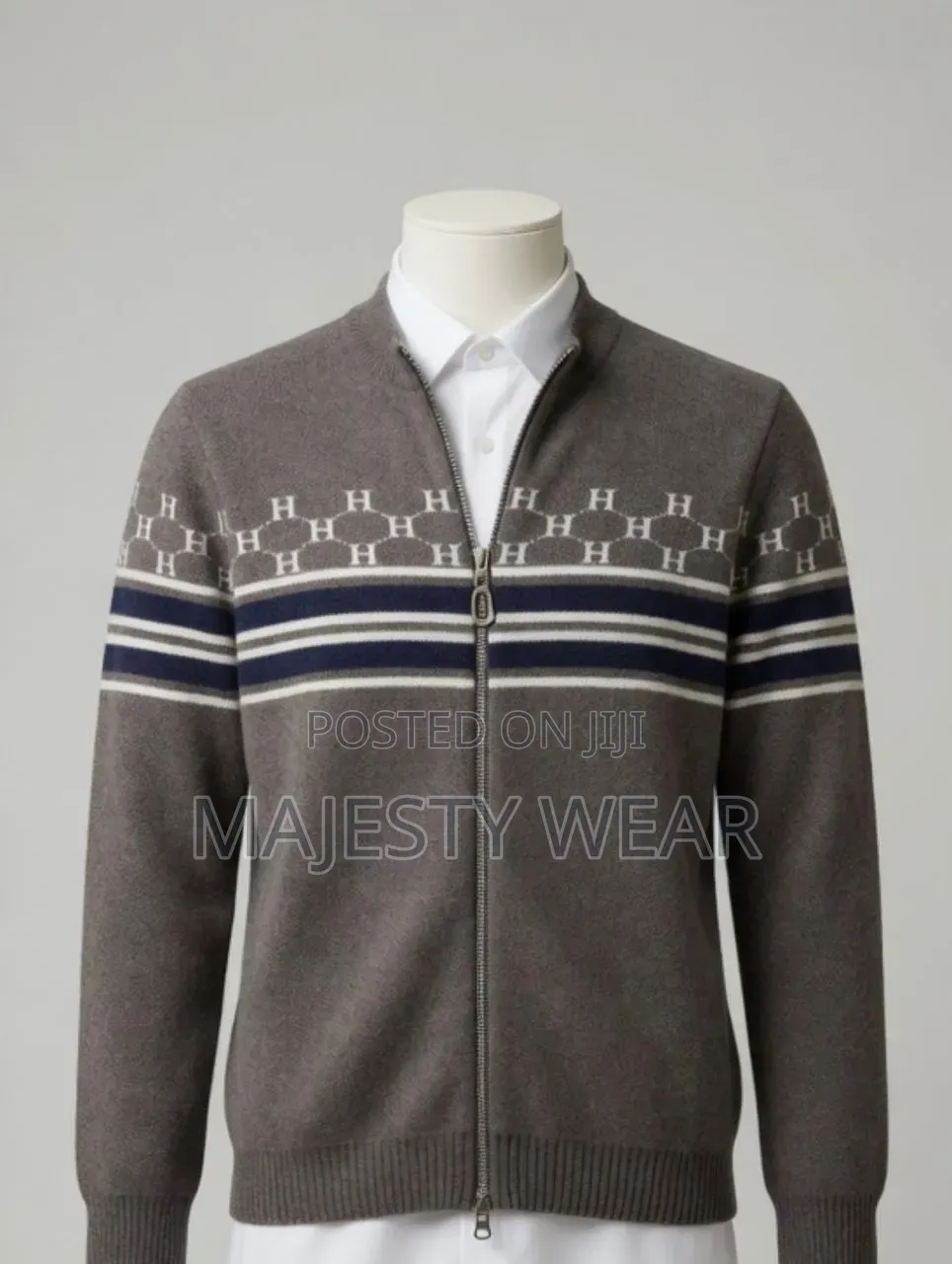 Long -Sleeved Sweatshirt