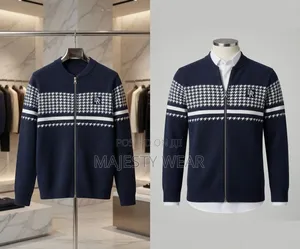Long -Sleeved Sweatshirt