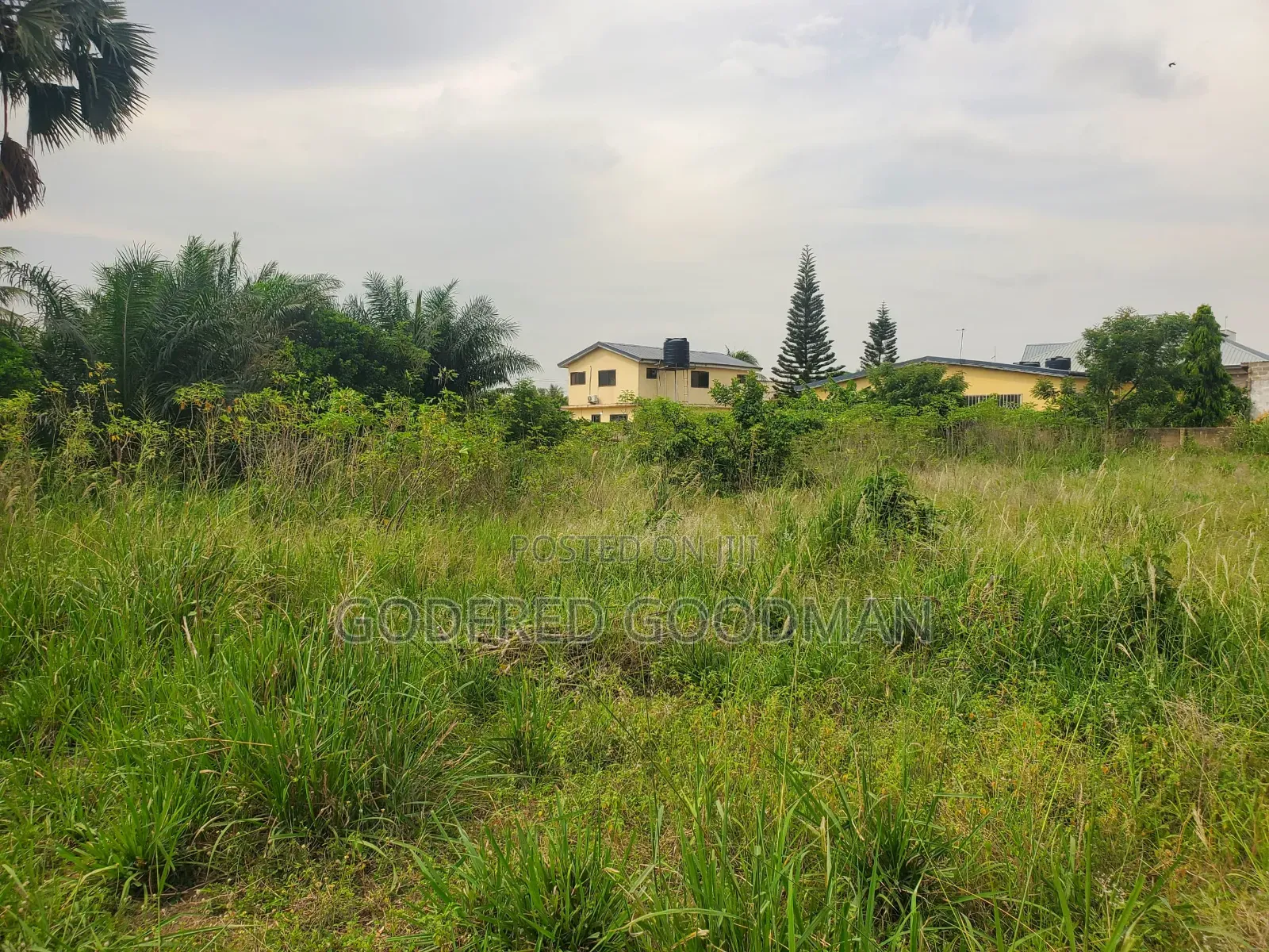 6 Plots of Land With 2 Rooms on It. Close to Main Road.