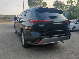 Toyota Highlander Platinum 2025 Blue