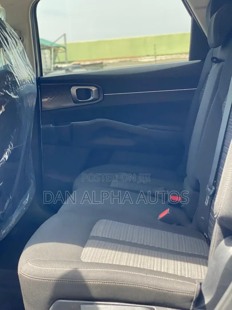 Kia Sorento LX 2022 Silver