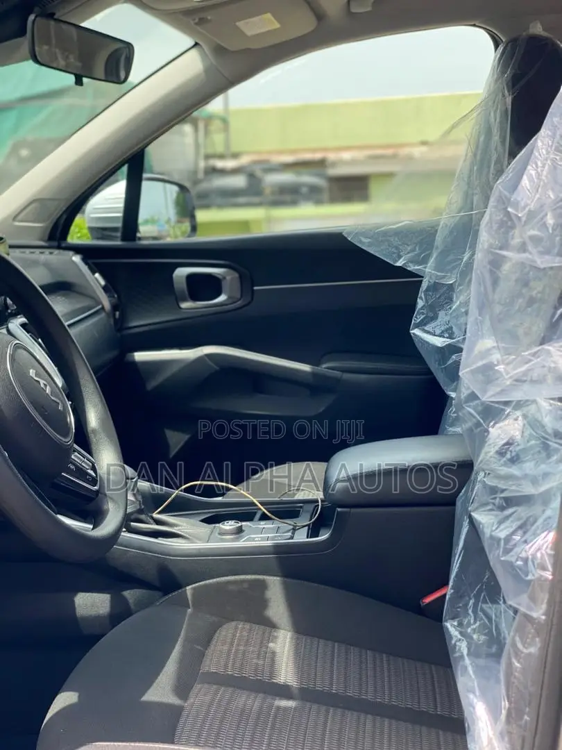 Kia Sorento LX 2022 Silver