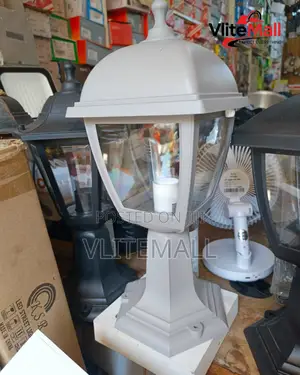 Classic White Outdoor Gate Light