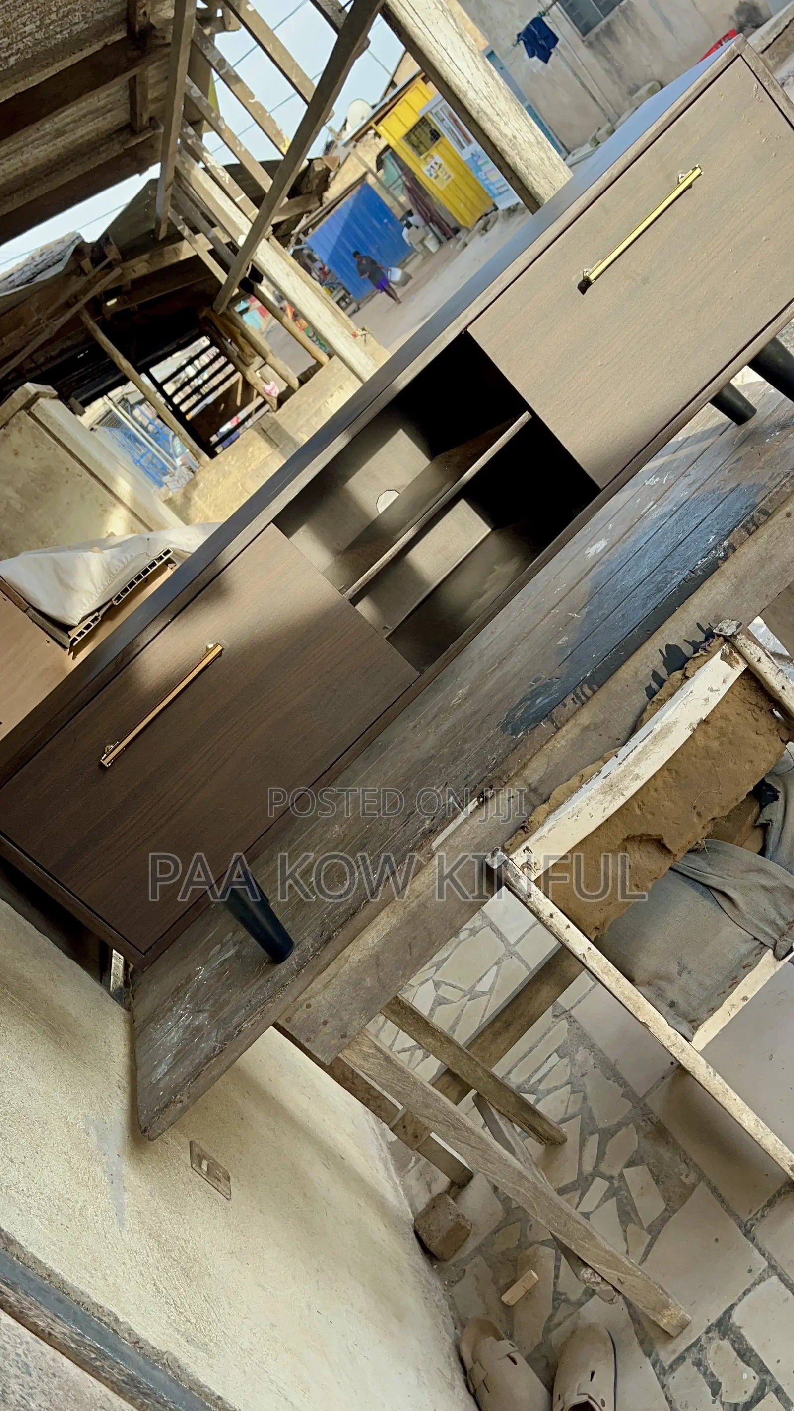 Tv Stand/Cabinet (5ft)