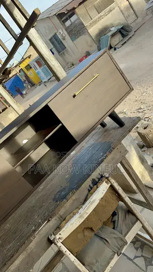 Tv Stand/Cabinet (5ft)