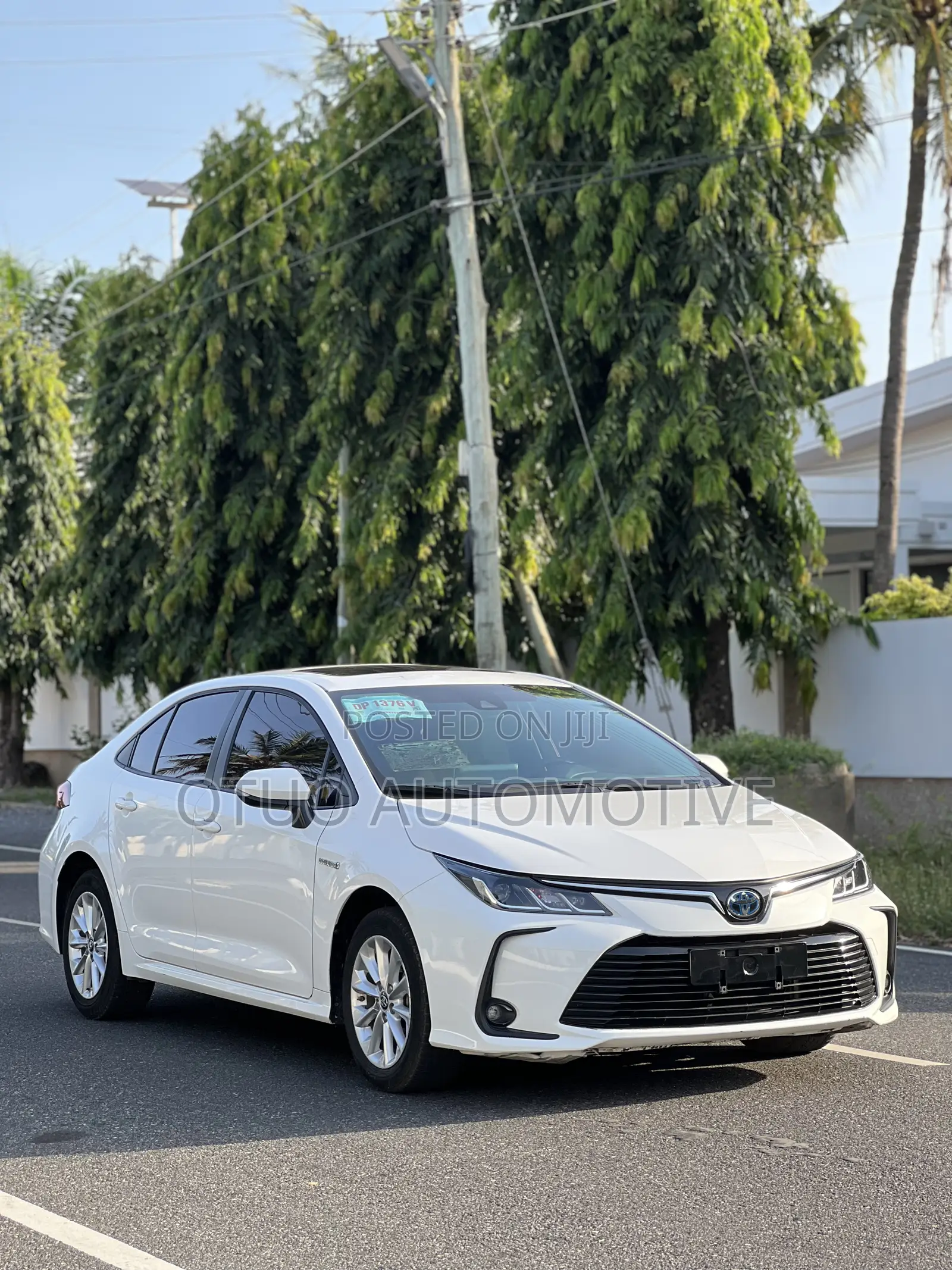 Toyota Corolla Hybrid SE 2023 White
