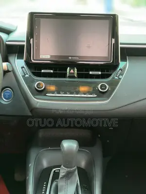 Toyota Corolla Hybrid SE 2023 White
