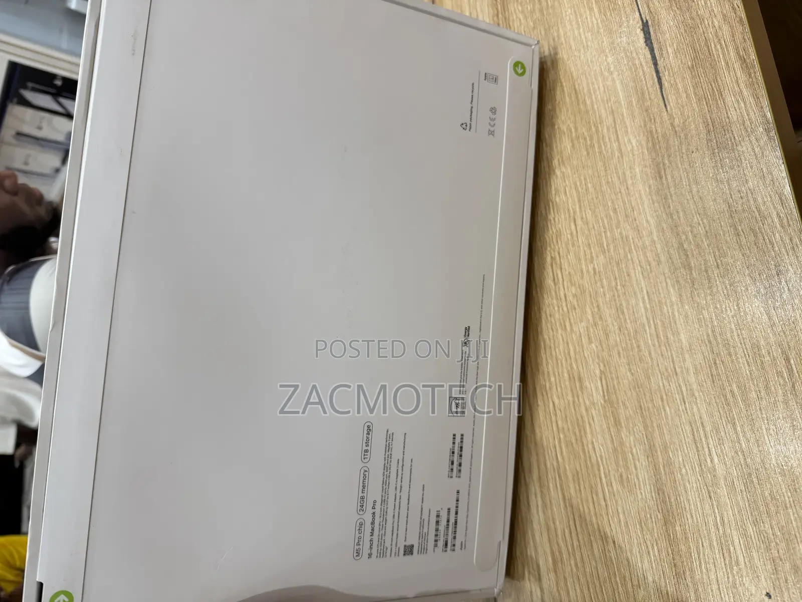 New Apple MacBook Pro 2026 M5 Max 16-inch 24GB Apple M5 Pro SSD 1T