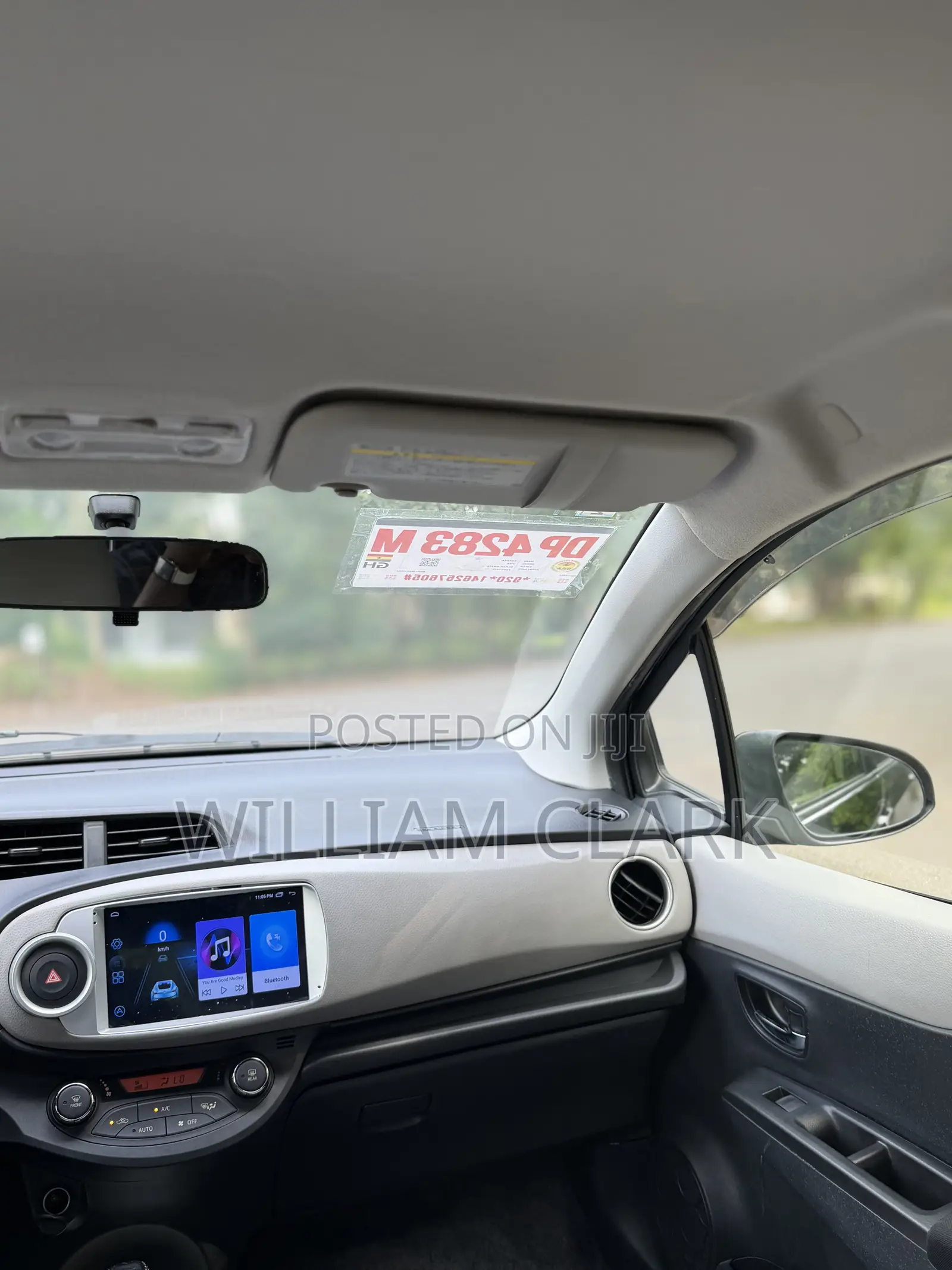 Toyota Vitz 1.3 FWD 5dr 2013 Black