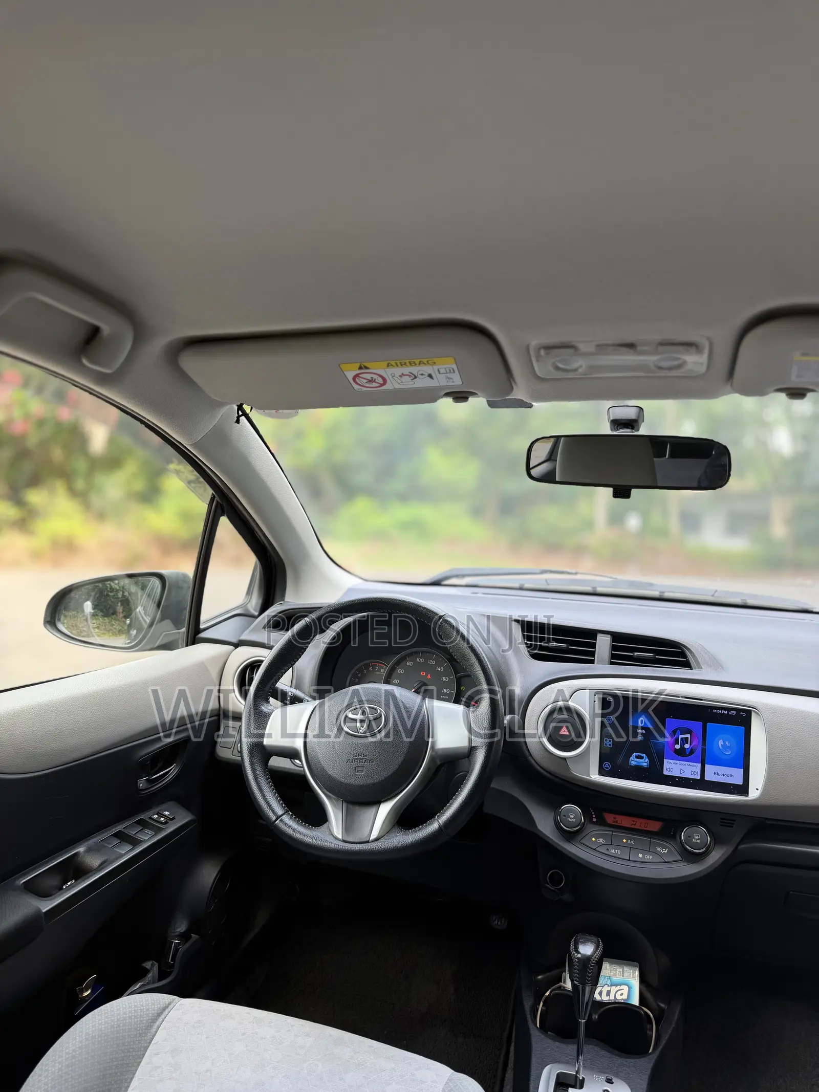 Toyota Vitz 1.3 FWD 5dr 2013 Black