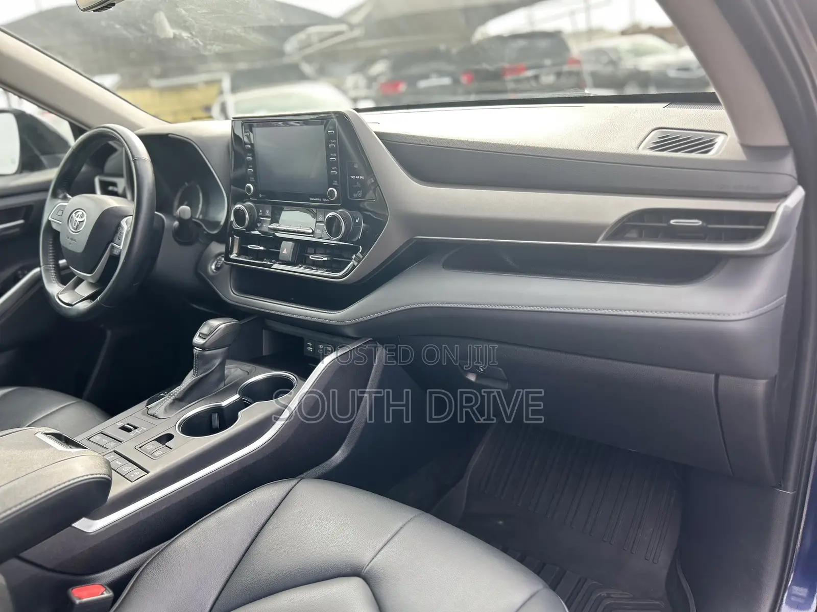 Toyota Highlander XLE 2022 Blue