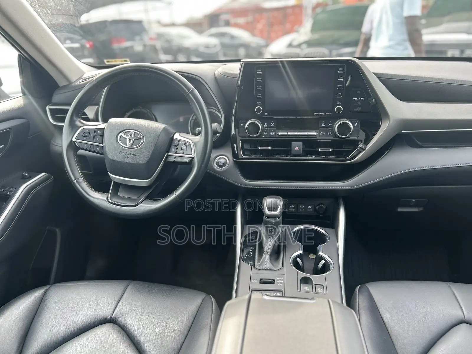 Toyota Highlander XLE 2022 Blue