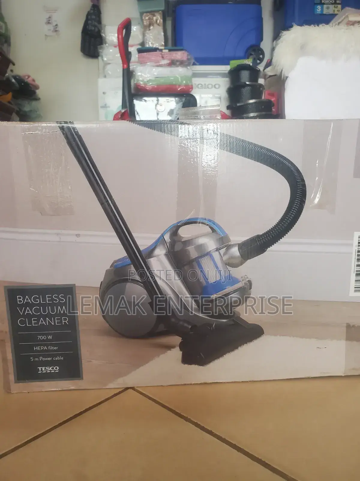 Tesco Vcbl17 Bagless Cylinder Vacuum Cleaner 700w