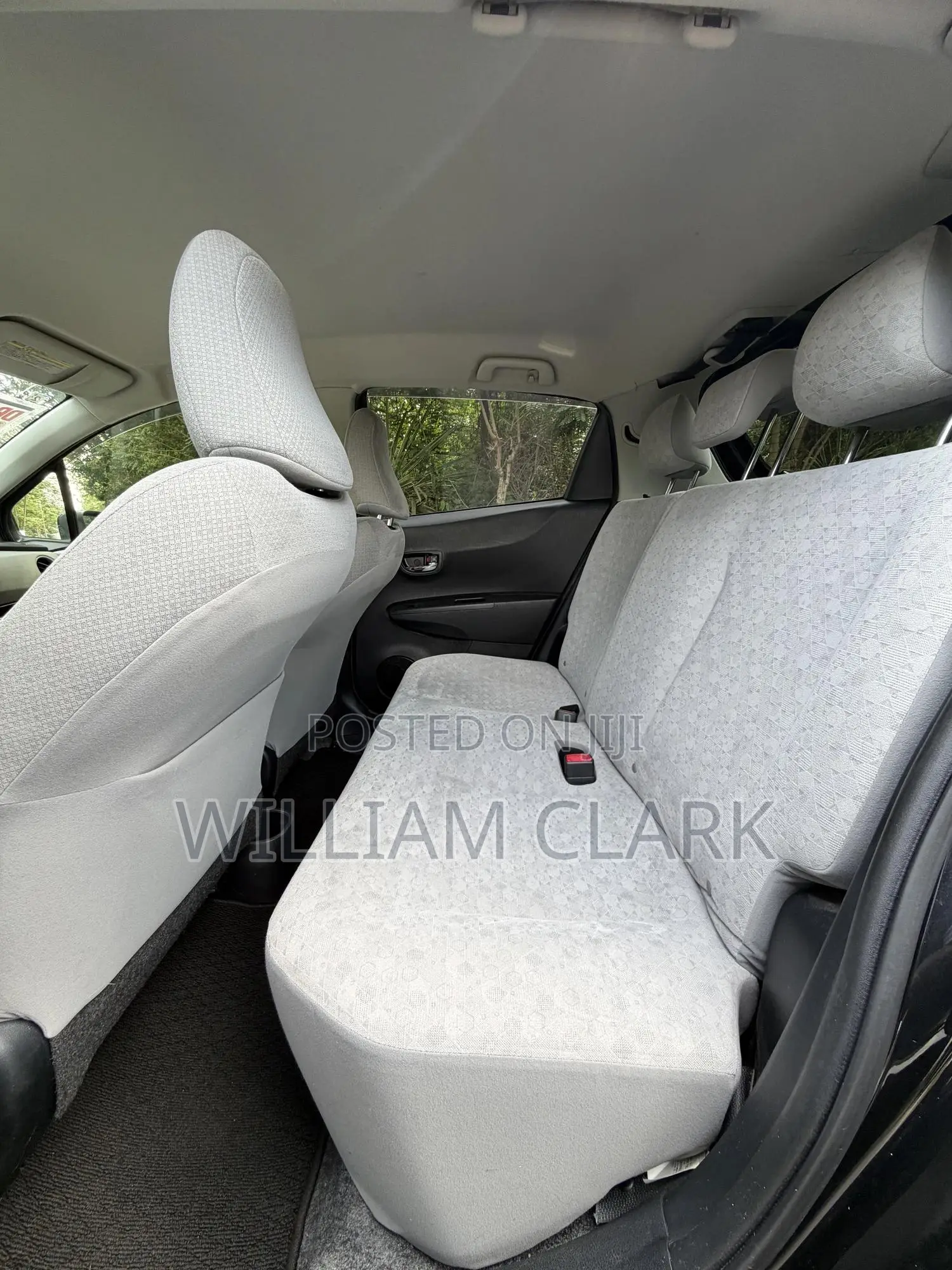 Toyota Vitz 1.3 FWD 5dr 2013 Black