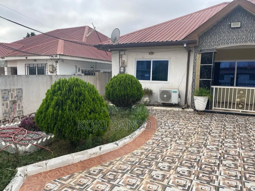 4bdrm House in Kwabenya for sale