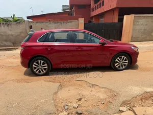 Hyundai Elantra 2017 Red