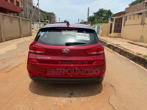 Hyundai Elantra 2017 Red