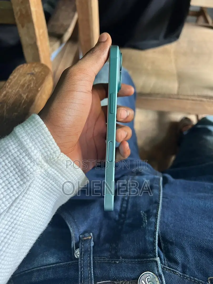 New Apple iPhone 16 128 GB Green