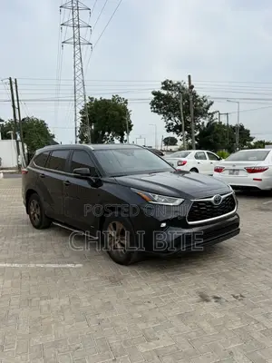 Toyota Highlander XLE FWD 2023 Black