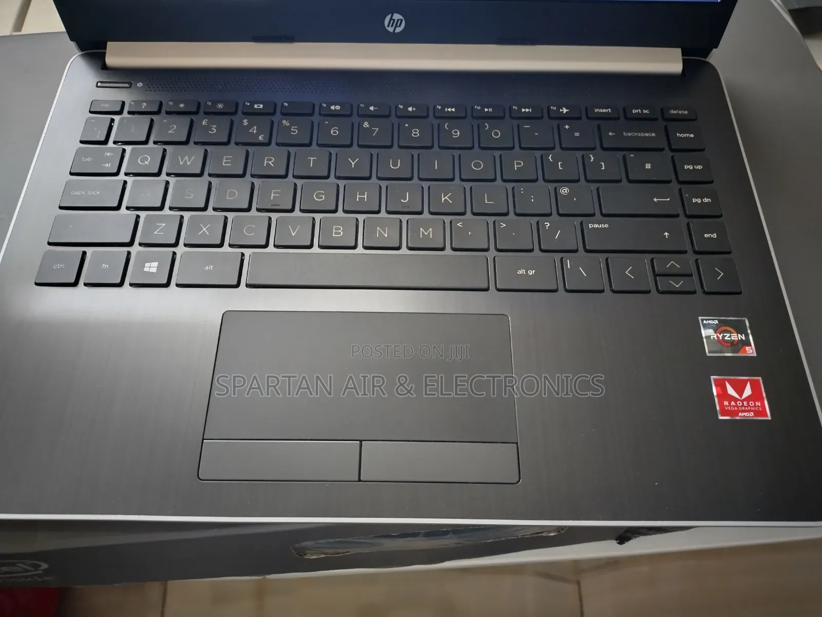 Laptop HP 14-dq2031tg 8GB AMD Ryzen 5 SSD 256GB