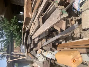 Bulk of Used Red Wood for Sale