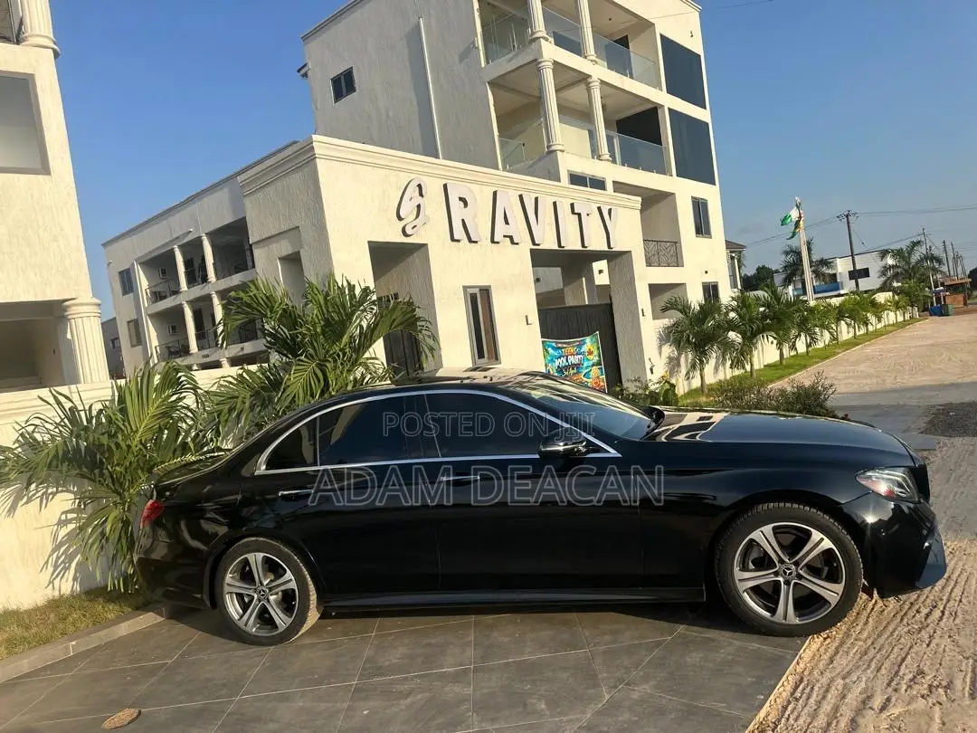Mercedes-Benz E300 2018 Black