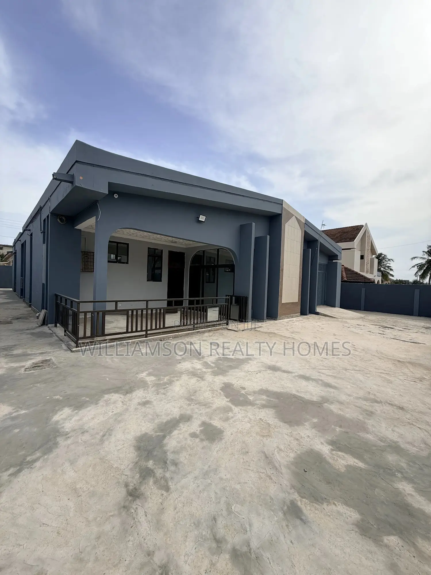 5bdrm House in Community 18 Area, Spintex for rent
