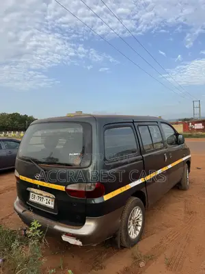 Hyundai H1 2002 Green
