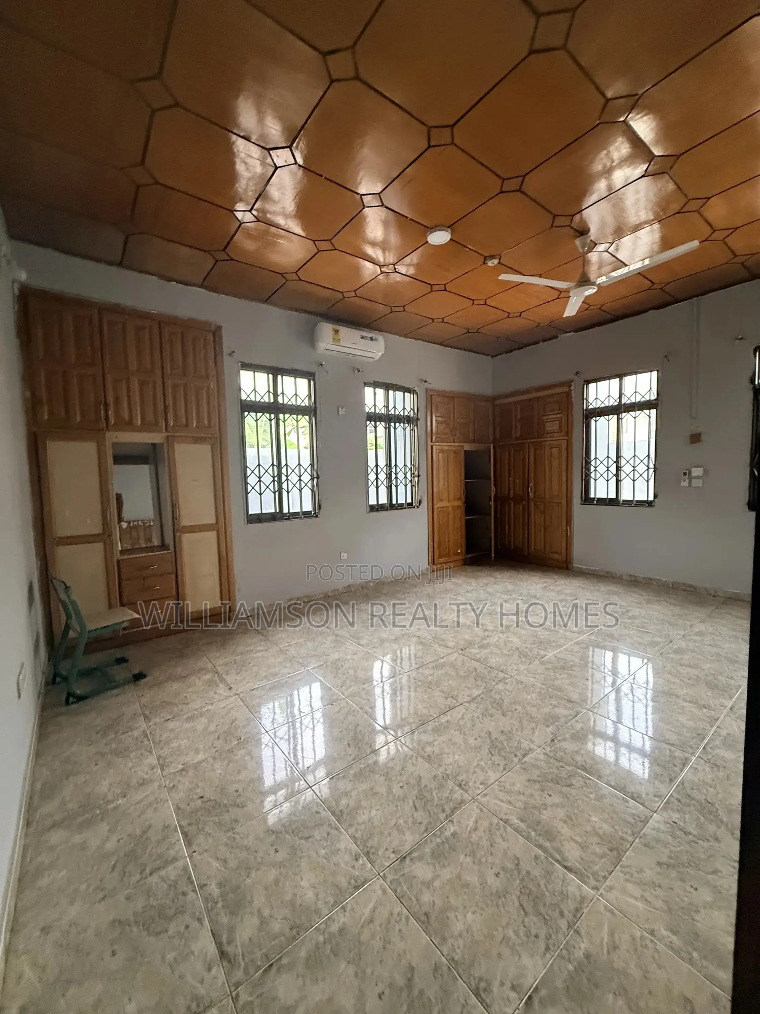 5bdrm House in Community 18 Area, Spintex for rent