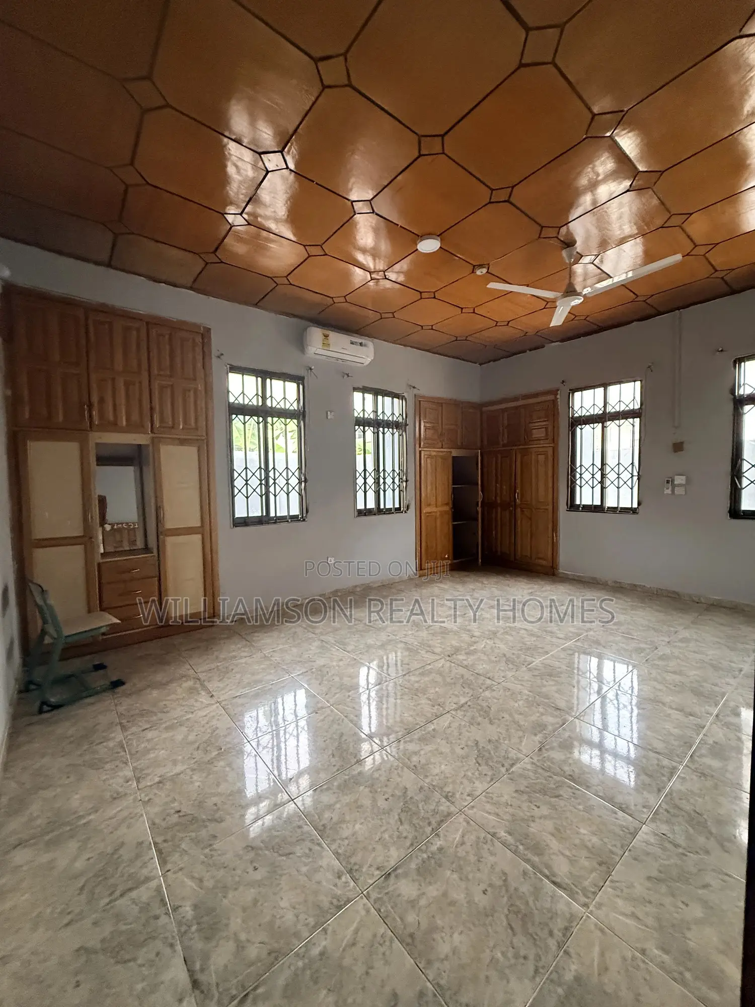 5bdrm House in Community 18 Area, Spintex for rent