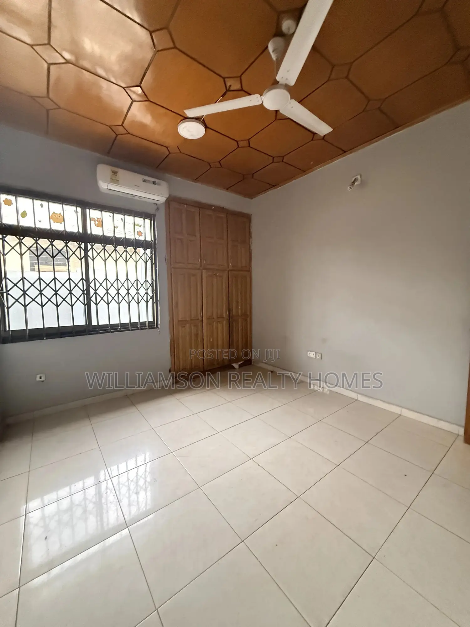 5bdrm House in Community 18 Area, Spintex for rent
