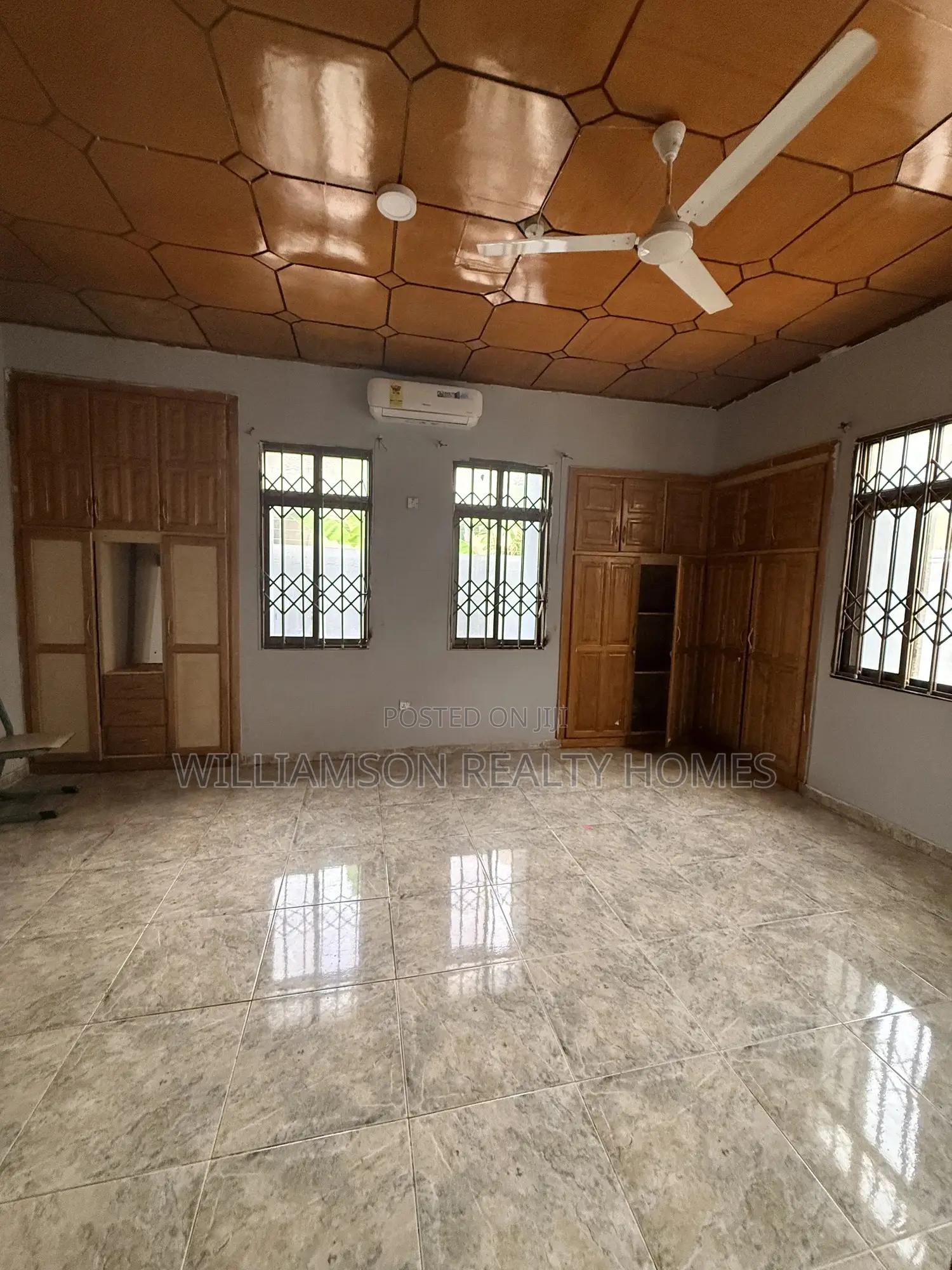 5bdrm House in Community 18 Area, Spintex for rent