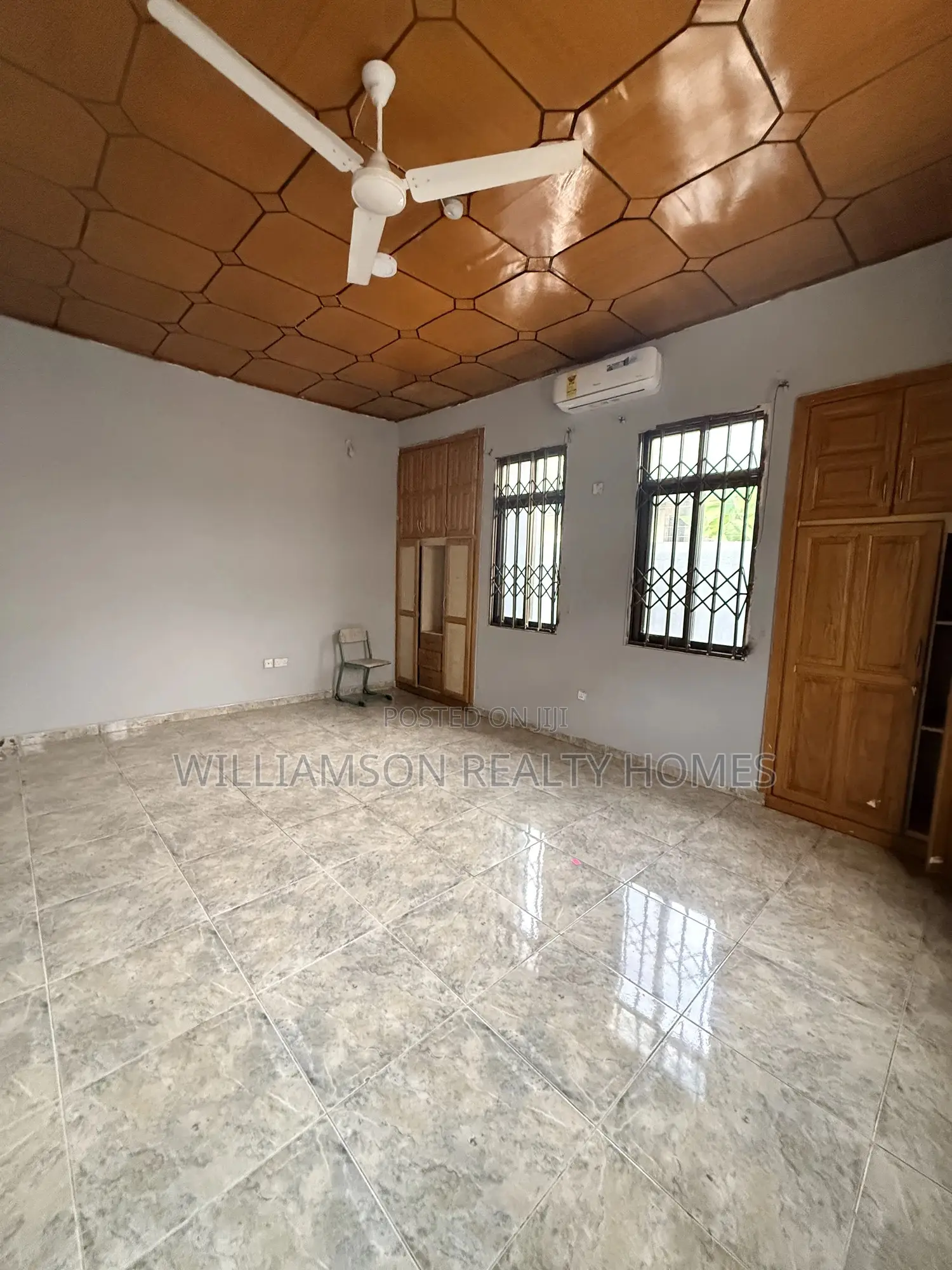 5bdrm House in Community 18 Area, Spintex for rent