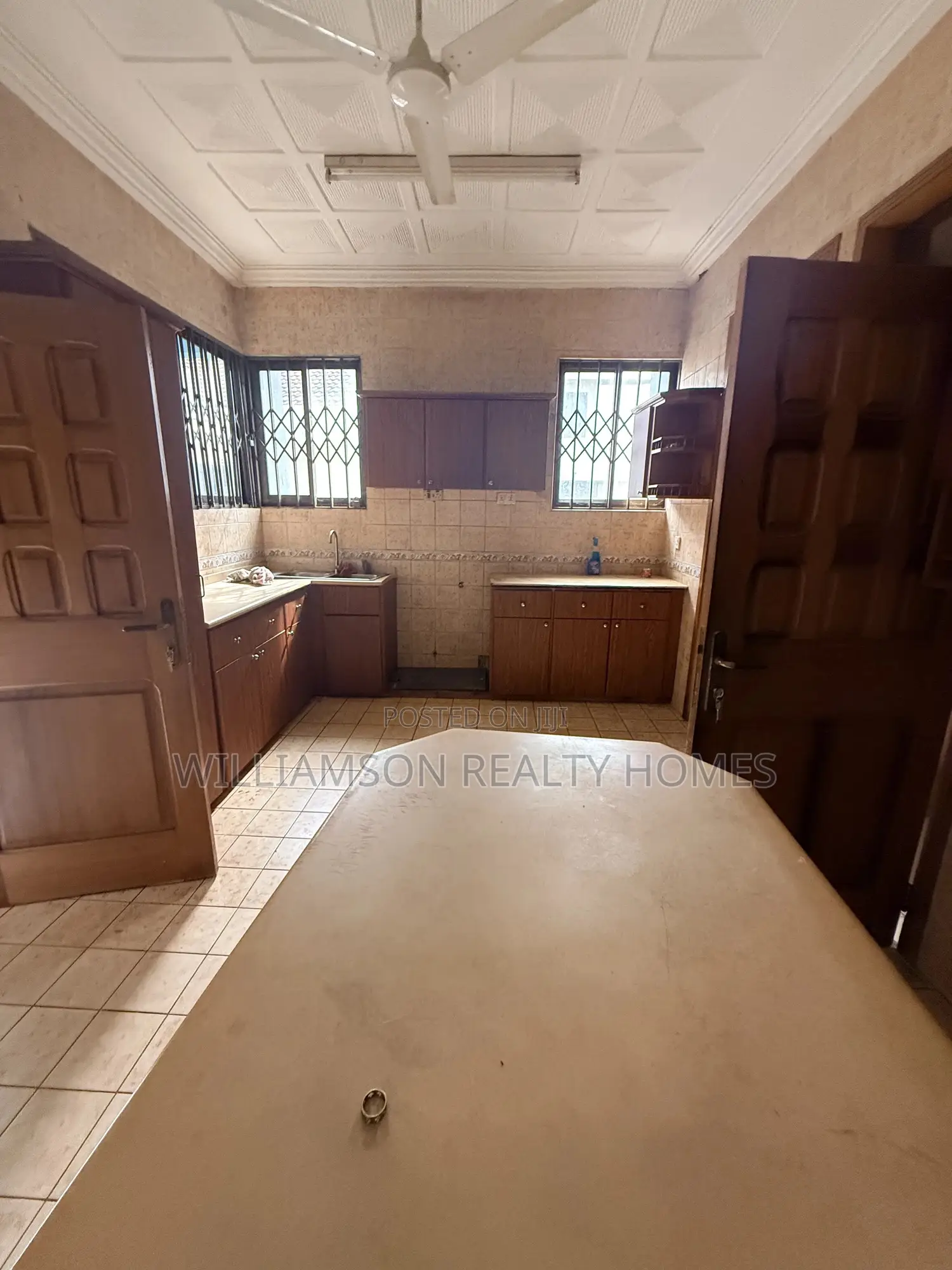 5bdrm House in Community 18 Area, Spintex for rent