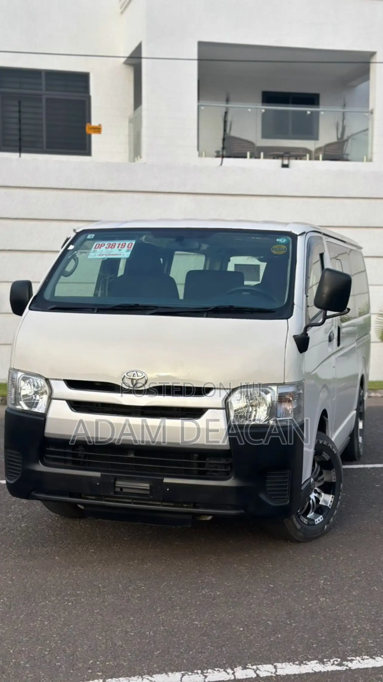 Toyota HiAce 2014 White