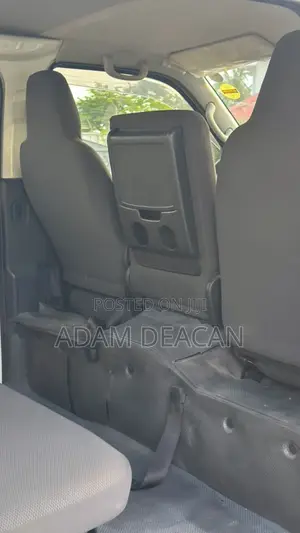 Toyota HiAce 2014 White