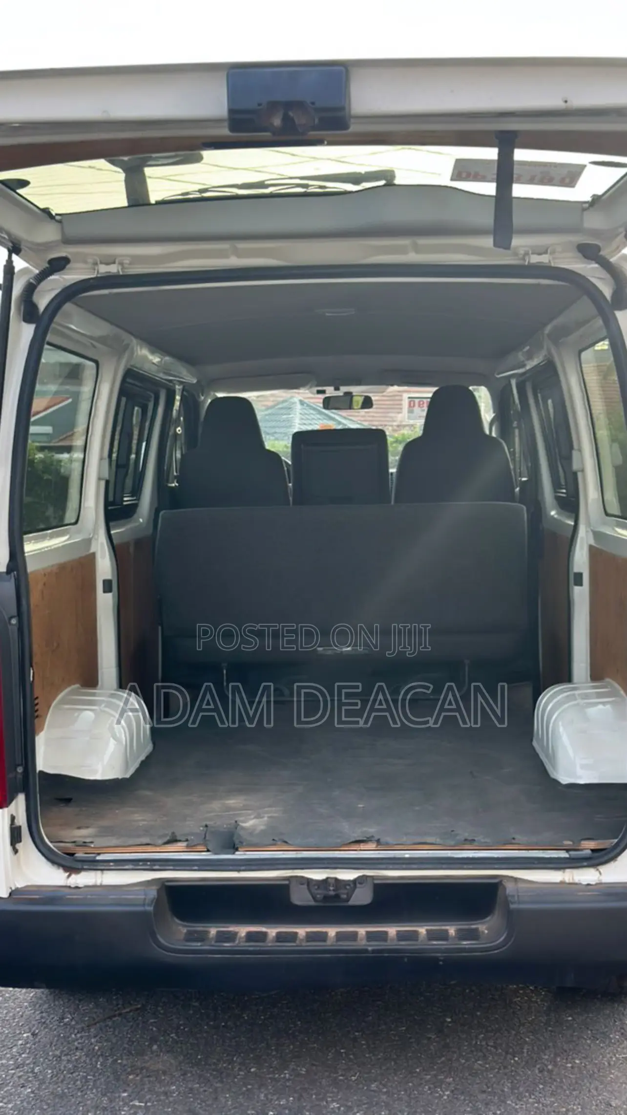 Toyota HiAce 2014 White