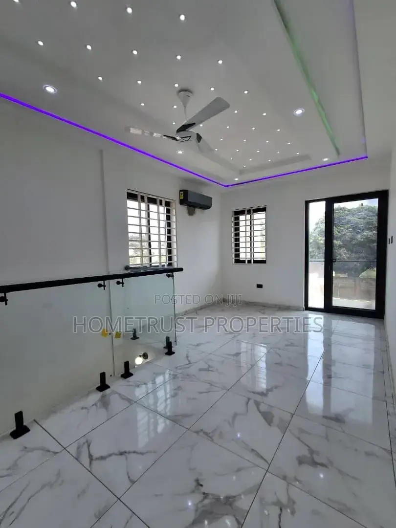 4bdrm Duplex in Agboba, School Park Area for sale