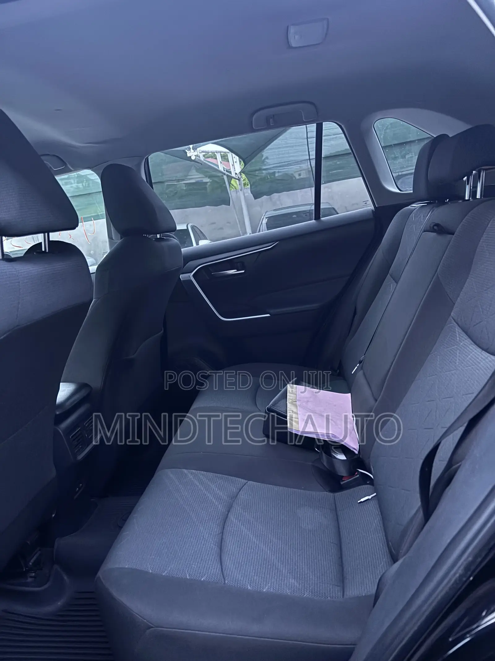 Toyota RAV4 XLE 2025 Black
