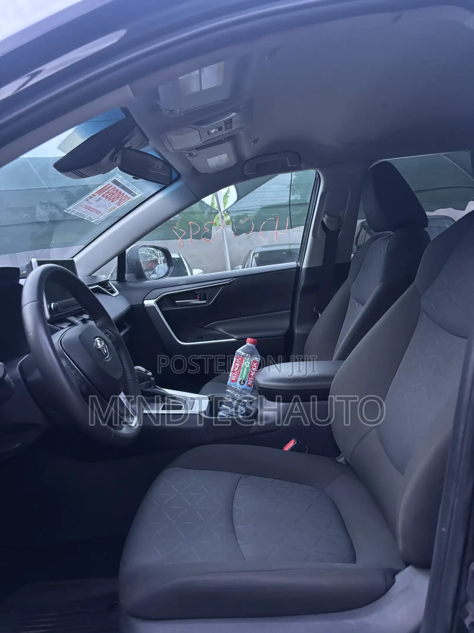 Toyota RAV4 XLE 2025 Black