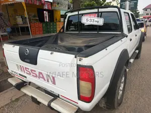 Nissan Hardbody 2016 White