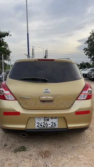 Nissan Versa 1.6 S 2016 Gold