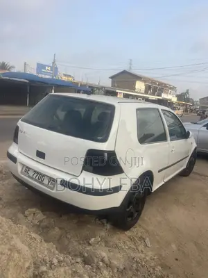 Volkswagen E-Golf 2015 Off white