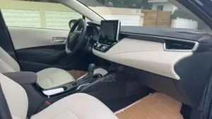 Toyota Corolla LE 2021 Beige
