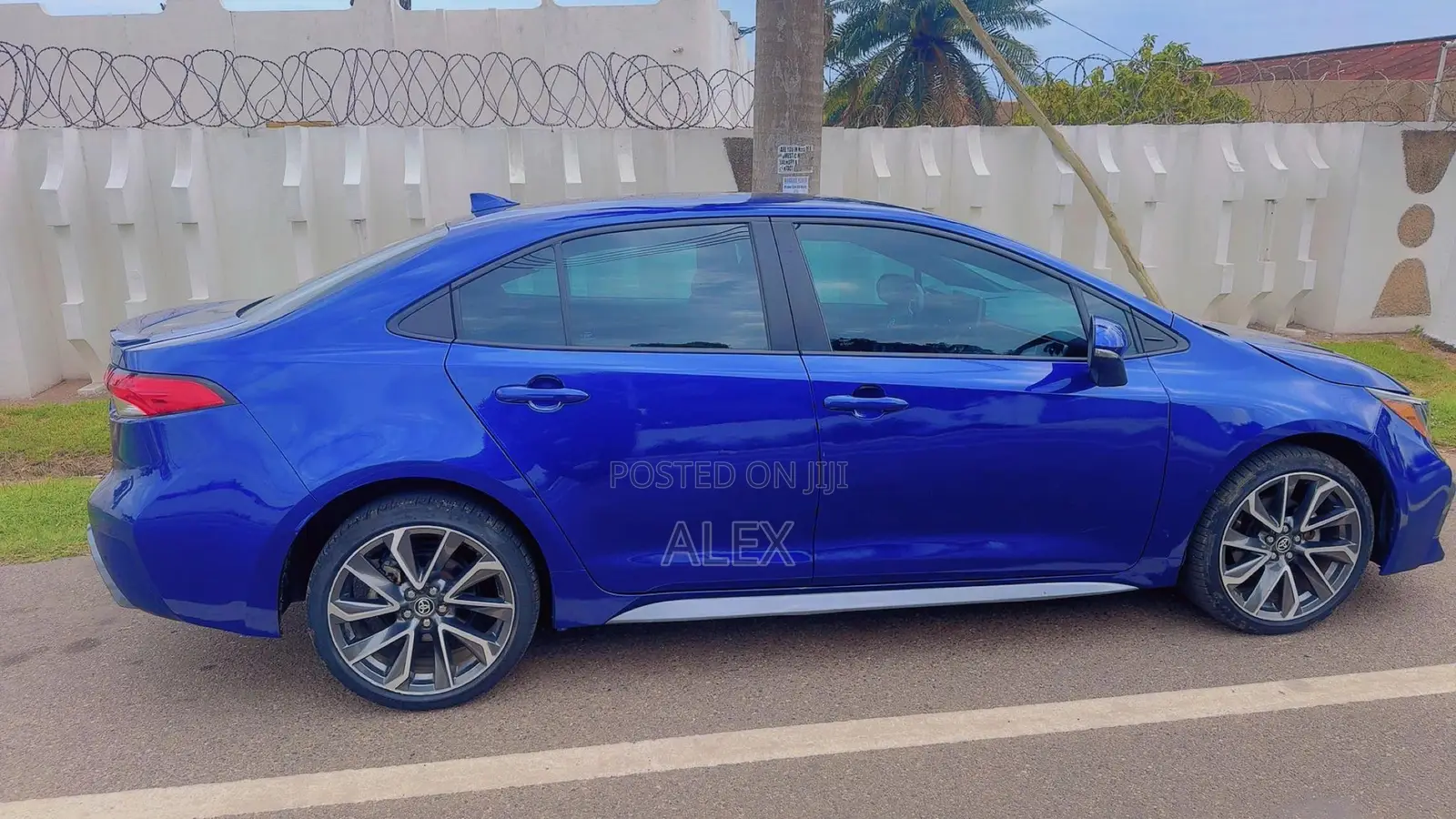 Toyota Corolla SE 2021 Blue