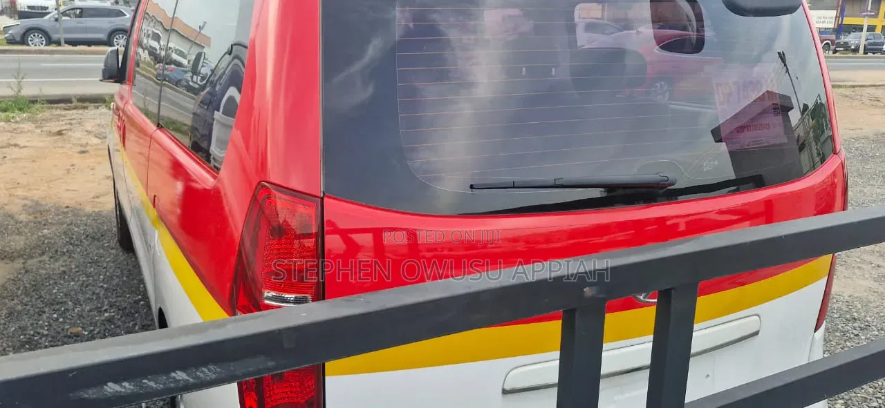 Hyundai Starex 2015 Red