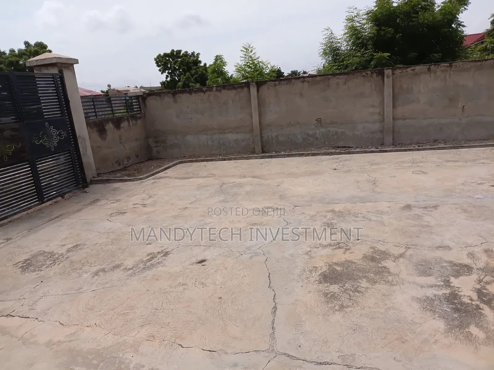 2bdrm House in Main Station for sale